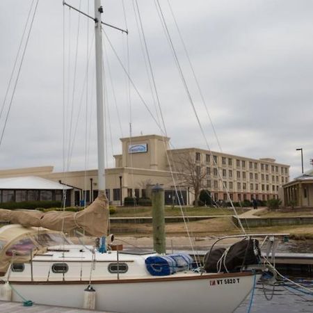 Bridgepointe Hotel & Marina New Bern Exterior photo
