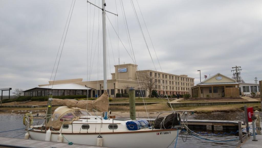 Bridgepointe Hotel & Marina New Bern Exterior photo